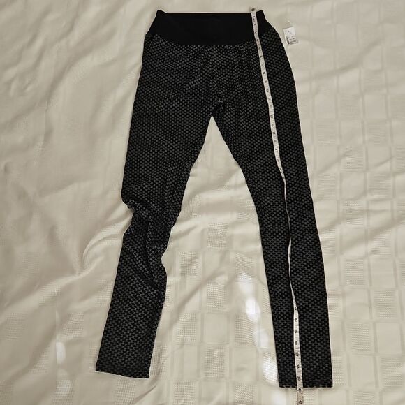 Black and Gray Leggings With Butt-Lift - Picture 8 of 16